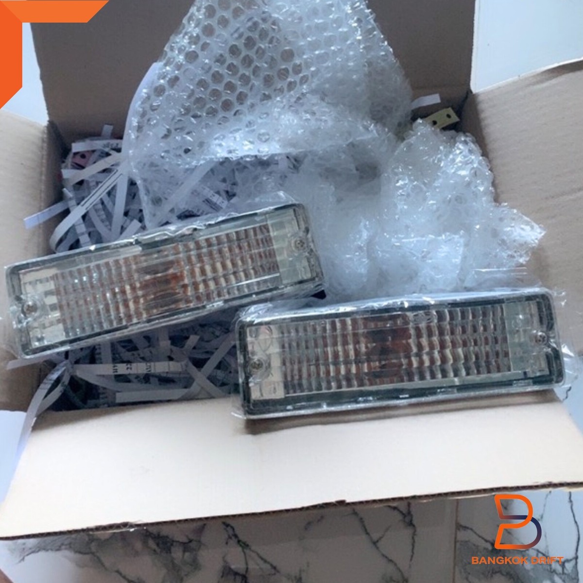 Pair Front Bumper Turn Signal Light for Nissan NAVARA D21 Hardbody