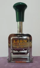 LION JAPAN VINTAGE AUTO NUMBERING MACHINE MODEL C-71 CHROME INK PRICER w/ BOX
