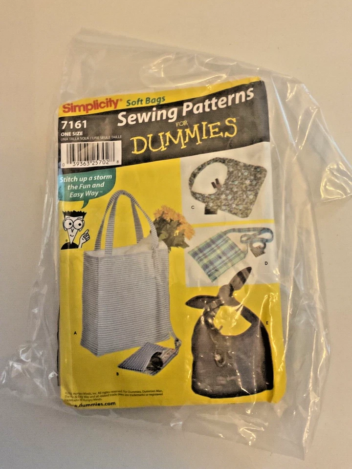 Lot of 8 Sewing Patterns fleece blankets purses bags pillows kitchen mix Vtg - Image 3 of 4
