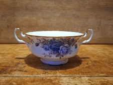 Royal Albert - Moonlight Rose - Suppentasse mit zwei Henkeln