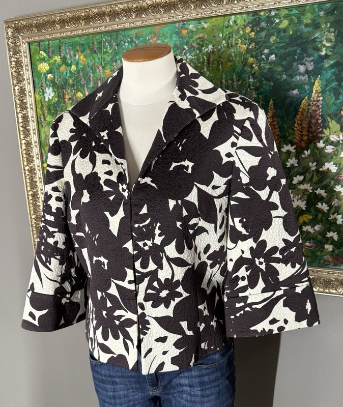 Lafayette 148 Size 6 Brown & White Jacket 100% Cotton Hook & Eye Front Closures