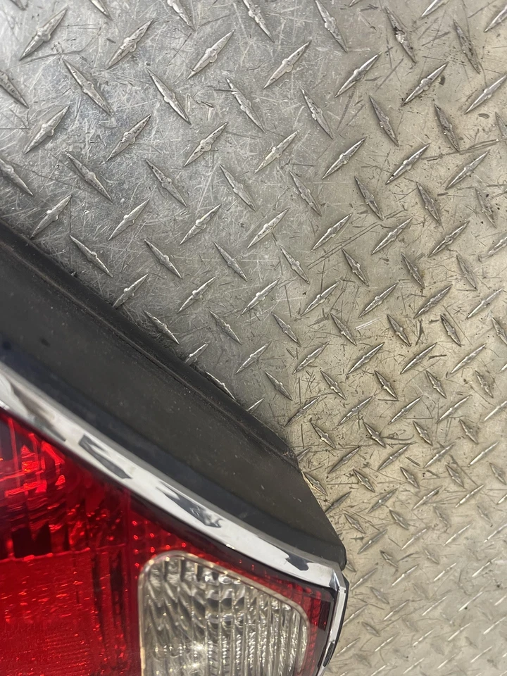 LUZ TRASERA DERECHA JAGUAR XJ8 XJ8L VANDEN PLAS 1998 1999 2000 2001 2002 2003 Foto 3 de 4