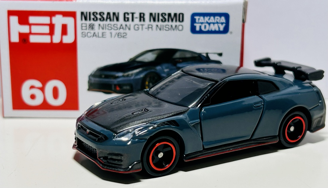 Tomica #60 Nissan GT-R NISMO 1/62 Scale Takara Tomy Diecast Japan