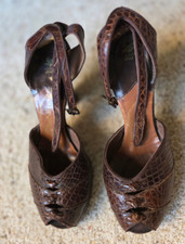 Vintage 1940 s Alligator Ankle Strap Shoes 7 1/2 Martinique Peep Toe Platform