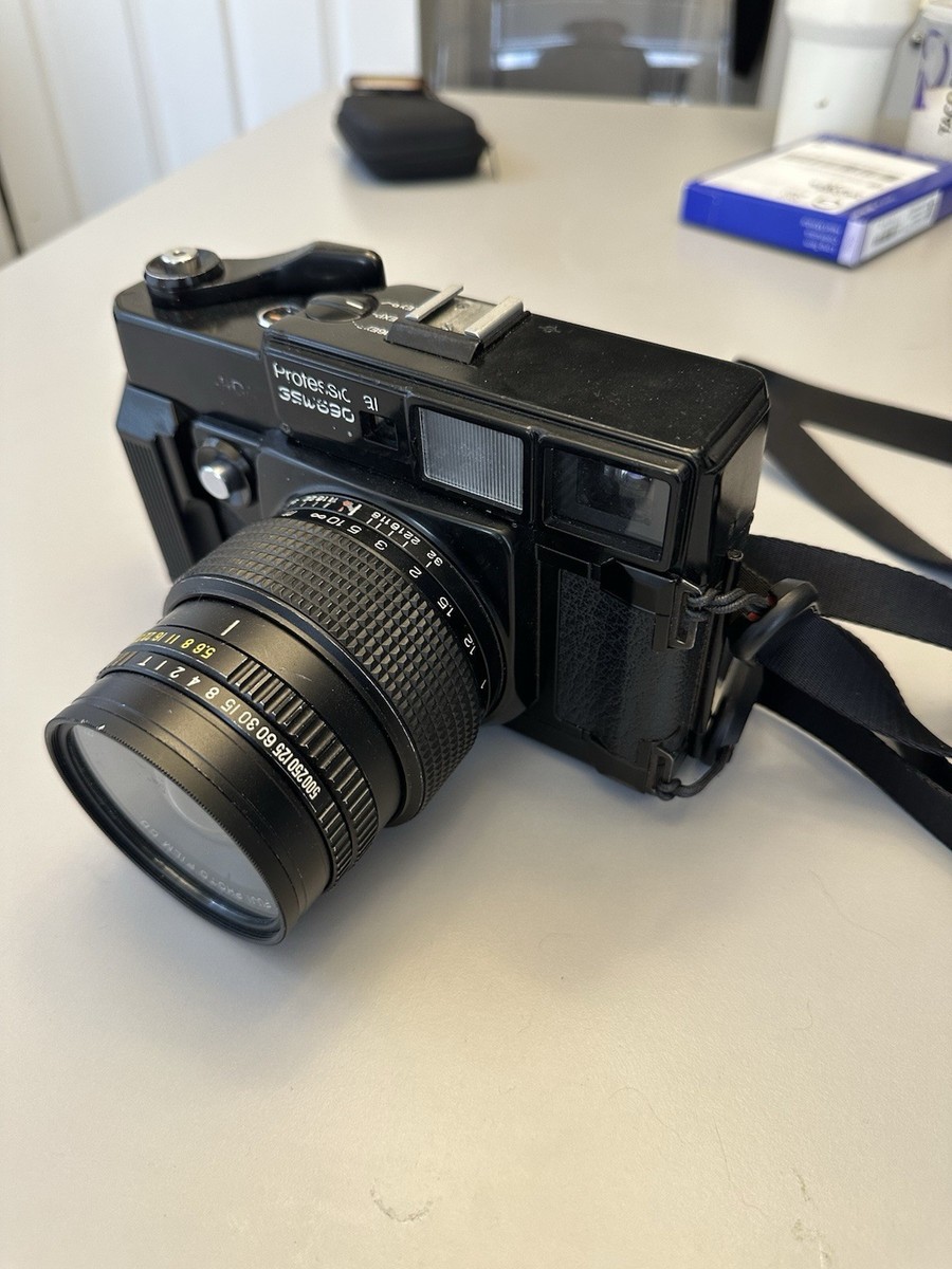 Fuji Fujifilm GSW690 Medium Format Film Camera 65mm/F5.6 Ships