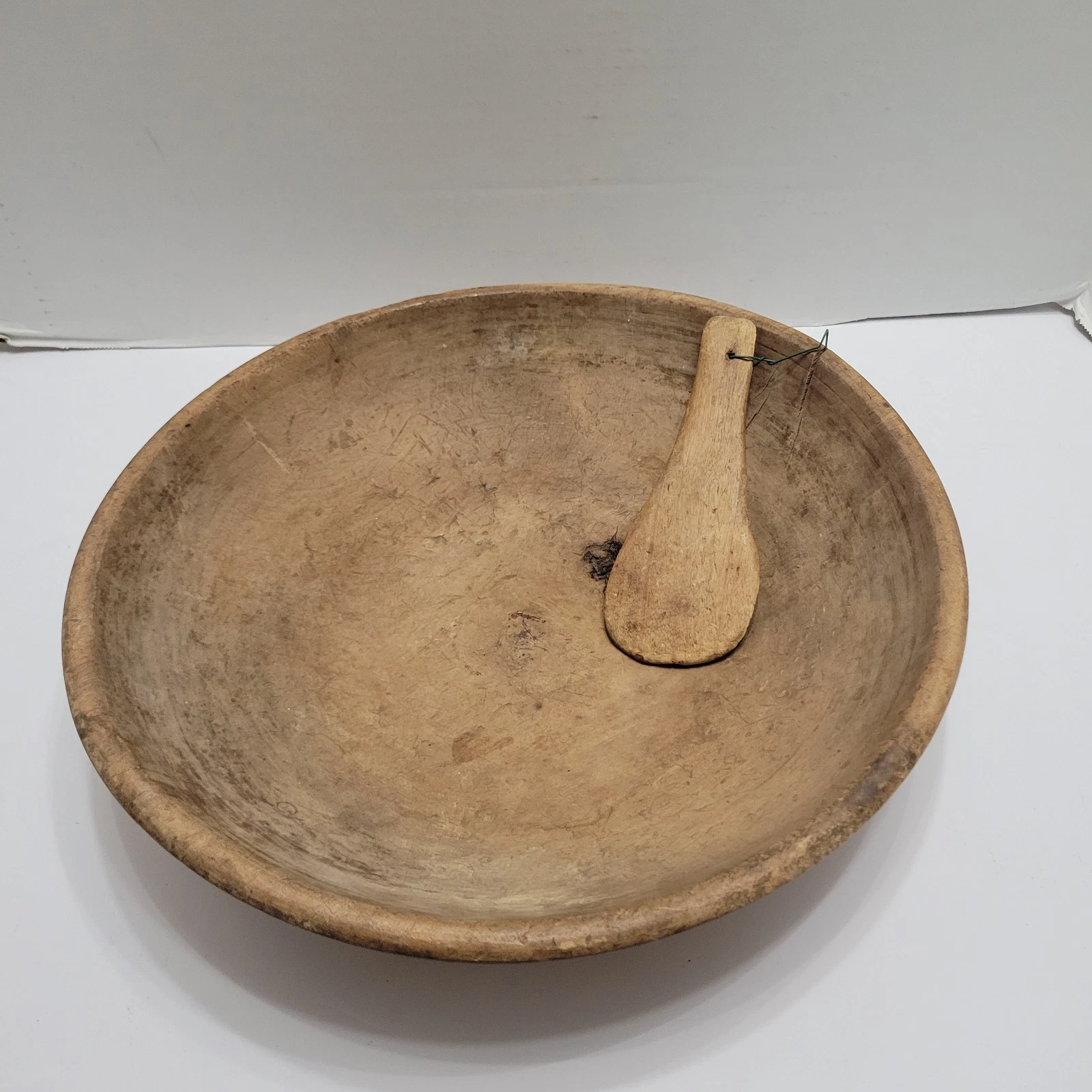 VTG Primitive MUNISING Wood Dough Bowl & Scraper Farmhouse 13.5 x 13 x 3.25
Opens in a new window or