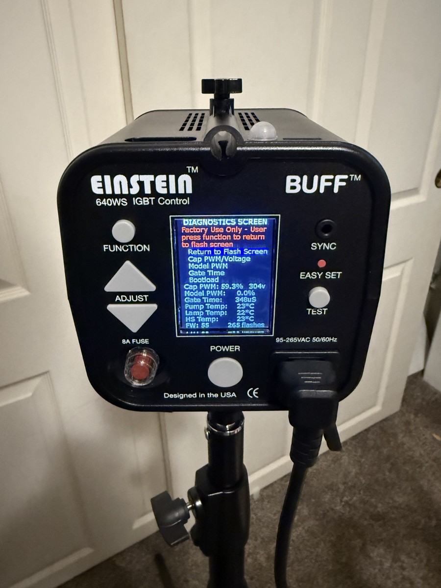 Flash Studio Paul C. Buff Einstein 640 – Du Lourd Pour Tes Séances Photo (manque Juste Le Dôme)