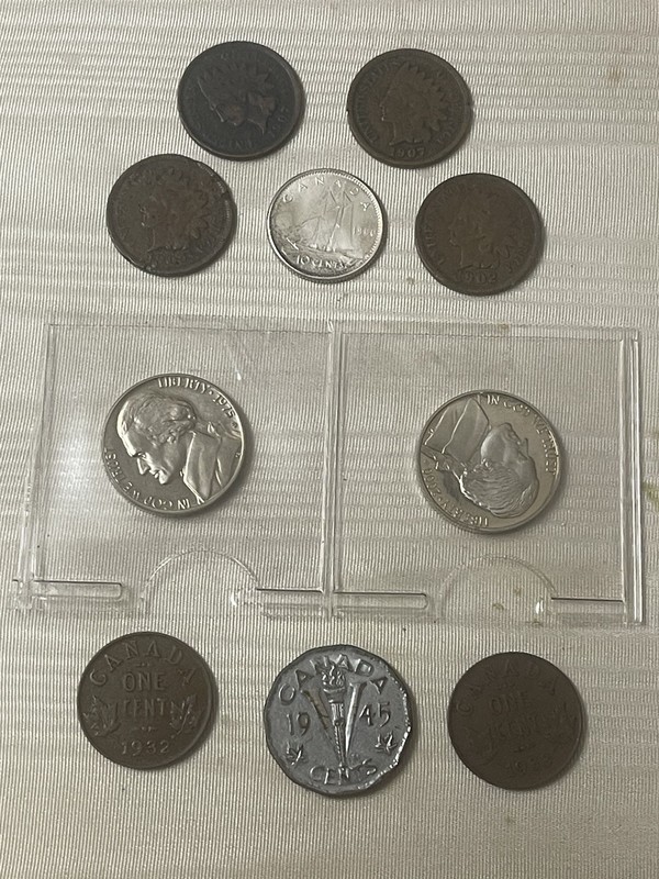 1960 CANADA 80% SILVER DIME Elizabeth II GEM BU COIN & 9 NON SILVER 10 COIN LOT