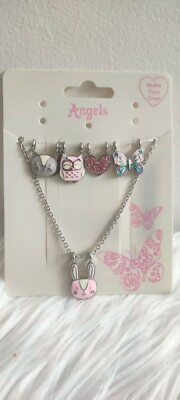  Monsun Accessoire 6er Set Kinder Hänger Charms mit silberfarbener Kette.