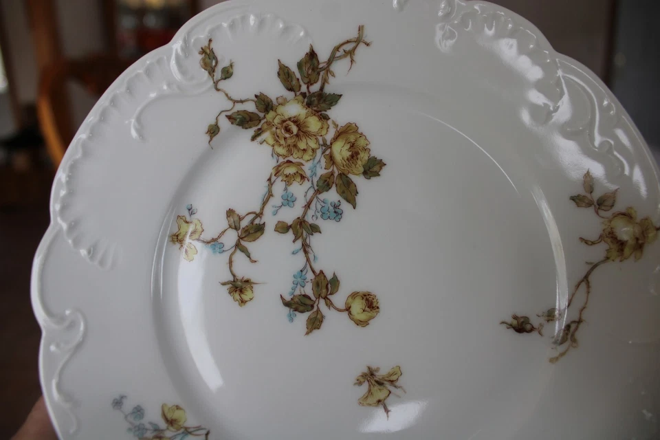 Haviland & Co Schleiger Limoges 8 pratos de salada rosas amarelas e flores azuis - Imagem 3 de 4