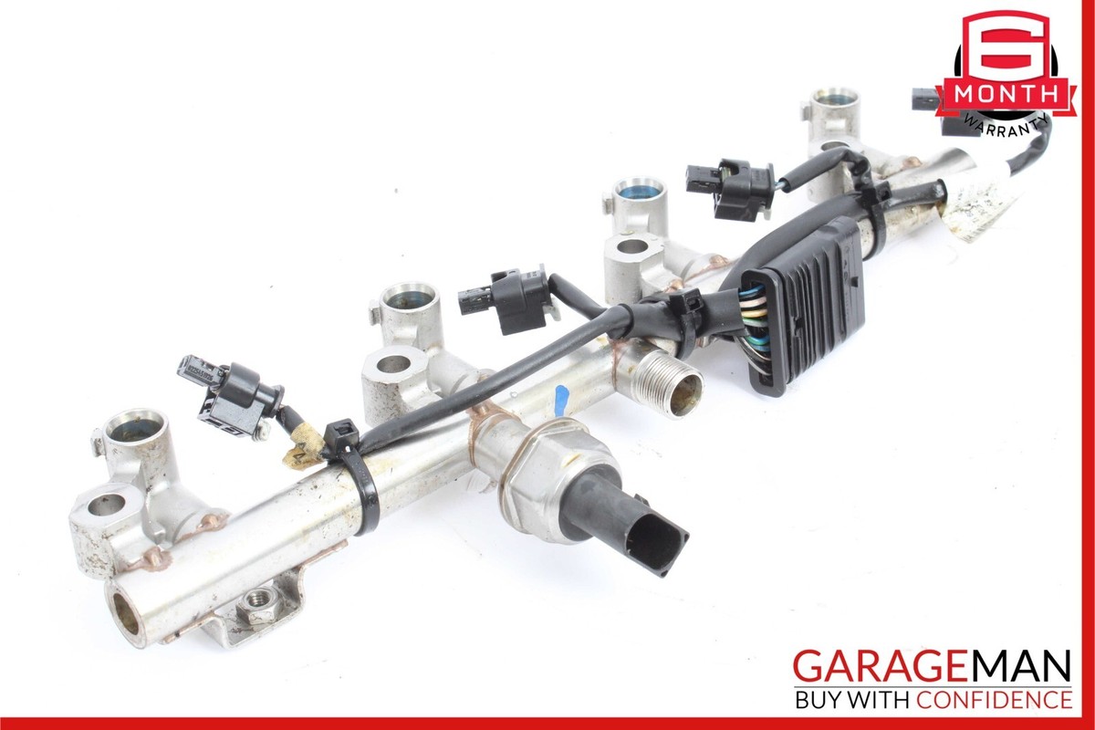 12-15 Mercedes W204 C250 SLK250 M271 Fuel Injector Rail Line  