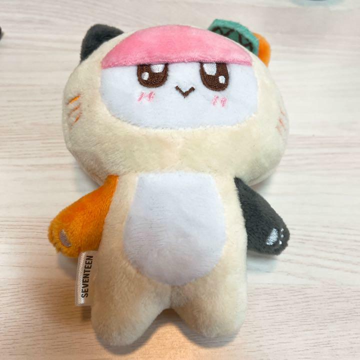 SEVENTEEN ボンボンイ キーホルダー ode to you SEVENTEEN 2019 Ode to you official toy BONG BONG Cat key