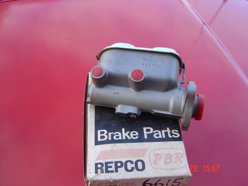 CAST IRON HOLDEN HQ HJ HK LJ LH LX MASTER CYLINDER 2-74 GENUINE 70's PBR-GIRLOCK - Picture 8 of 10