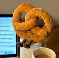 Jellycat Pretzel Plush 18cm NWT Dust Bag Amuseable Soft Toy Collectible