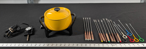 Vintage West Bend 2-Quart Electric Fondue Pot Model 5397 Yellow with Forks