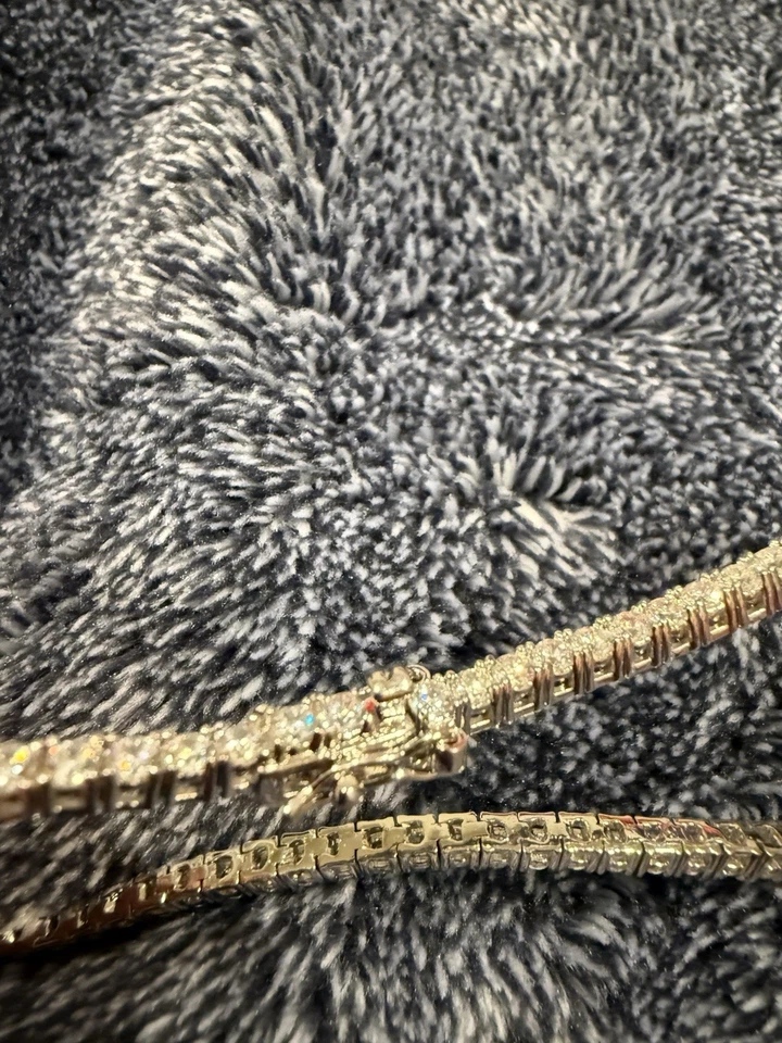 Теннисный браслет из муассанита с драгоценными камнями 2 мм длиной 8 дюймов с серебряным покрытием VVS - Изображение 3 из 4