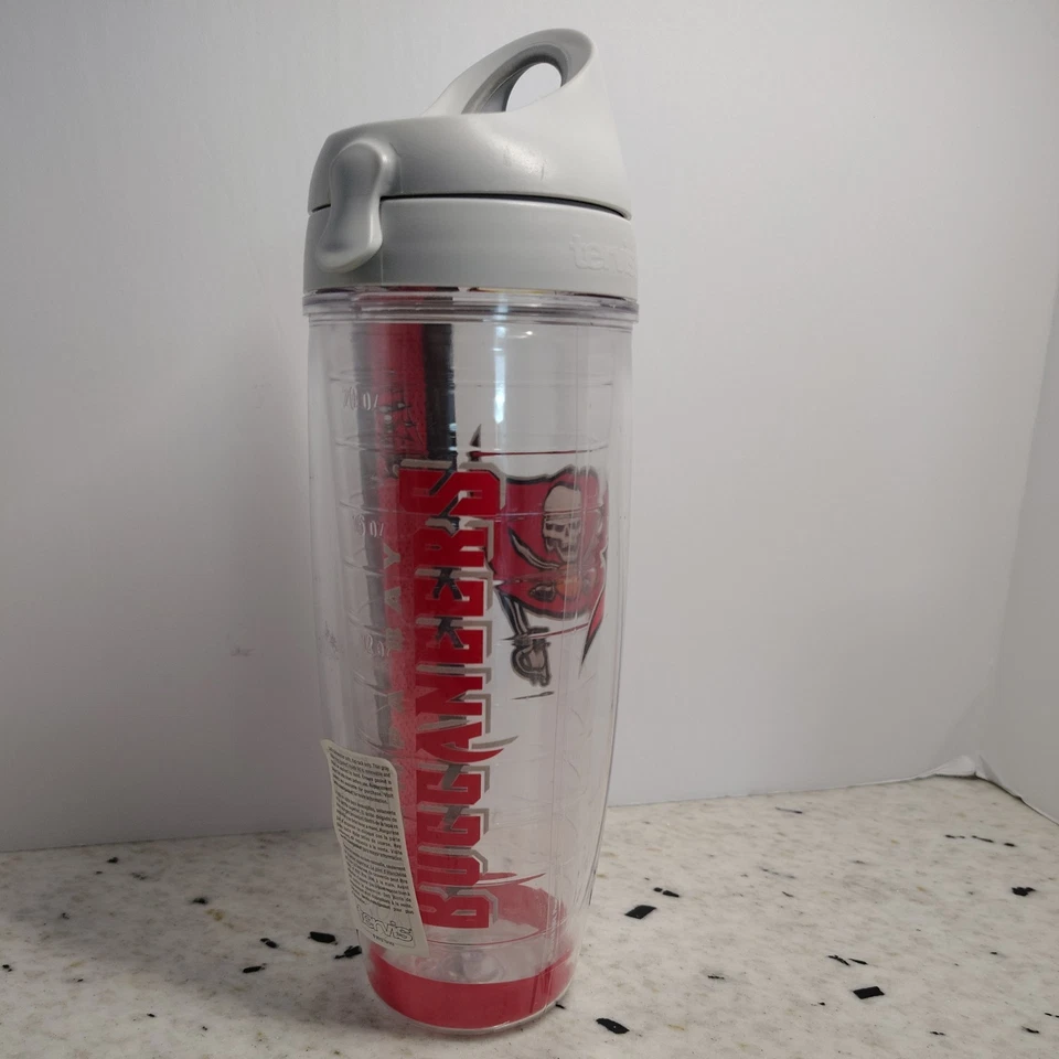 Botella de agua Tervis 24 oz NUEVA Tampa Bay Buccaneers NFL BUCS bandera y envío Foto 2 de 4
