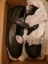 NEW CLARKS SCALA PURE BLACK LEATHER  SCHOOL GIRLS SHOES UK SIZE 12.5 F