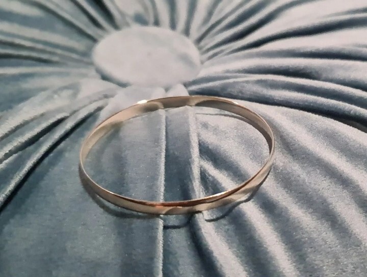 9ct Solid Yellow Gold Bangle eBay