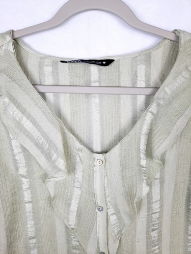 Zara Damen Bluse Gr. M Grün Rüschenkragen Knopf Struktur Feminin Neu ohne Etikett - Bild 3 von 9