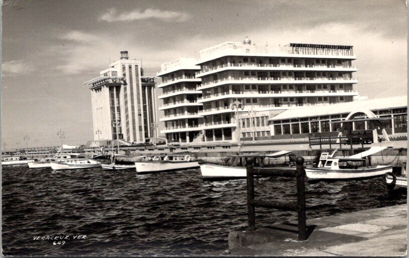 Vintage RPPC Postcard Hotel Emporio Waterfront Port City Veracruz Mexico   14083