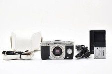 Pentax Q10 Mirrorless Digital Camera Body Silver Excellent Condition