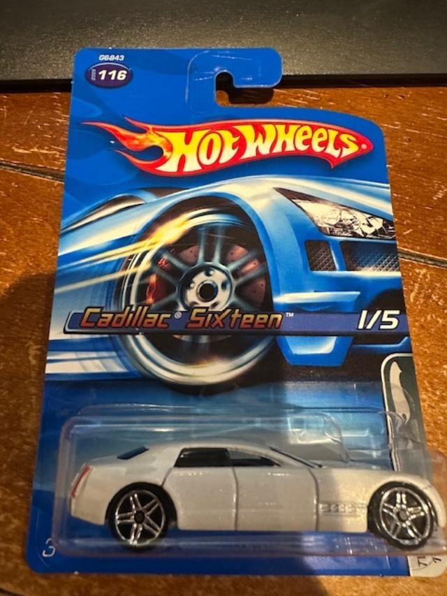 2005 Hot Wheels Cadillac Sixteen #116 White