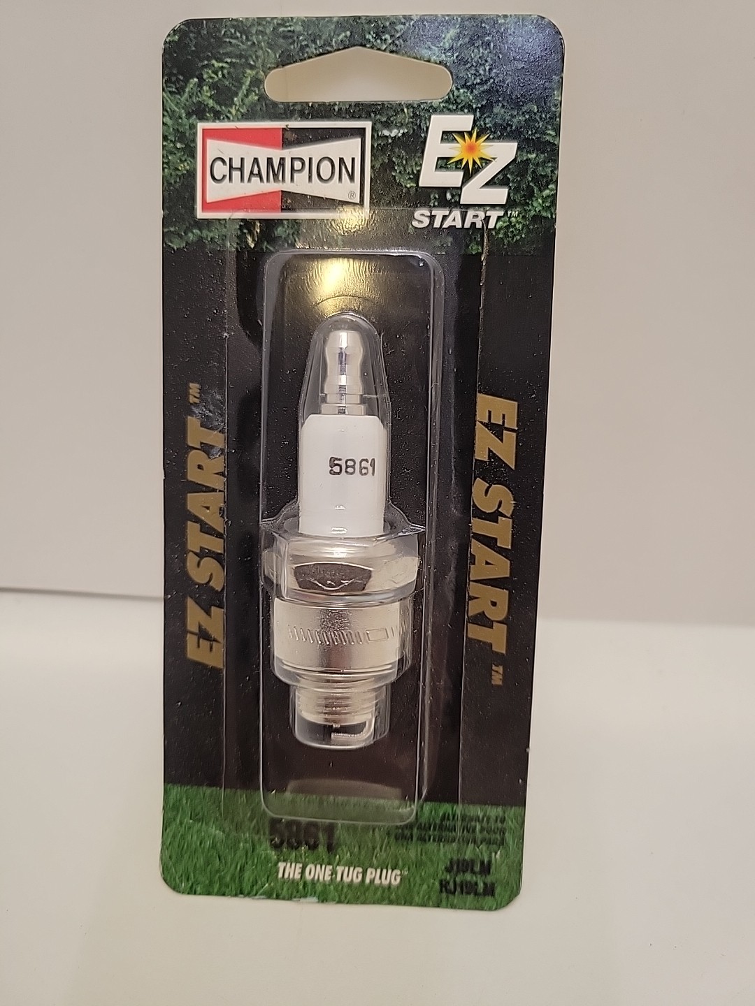 Champion 5861 RJ19LM EZ Start Spark Plug 1 Pack