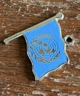 Vintage United Nations Flag Emblem Sterling Silver Enamel Charm — photo 6