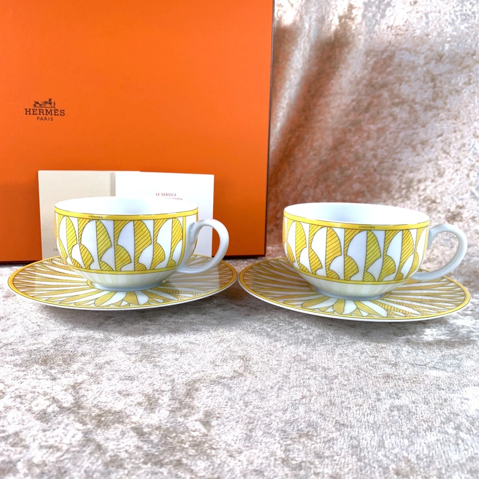 Taza de té y platillo Hermes Soleil d'Hermes 2 juegos de porcelana amarilla 2 juegos con caja Foto 3 de 4