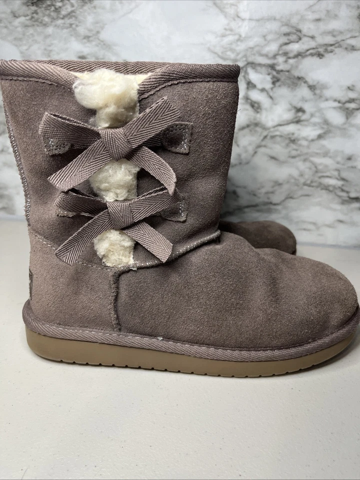 Botas Koolaburra By UGG Victoria Niñas Talla 3 Arcos Cortos Marrón Castaño Gamuza Foto 3 de 4