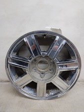 2007-2014 Cadillac Escalade 18x8 7 Spoke Chrome Finish Aluminum Wheel 2007-2014 Cadillac Escalade 18x8 7 Spoke Chrome Finish Aluminum Wheel