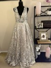Mac Duggal Embellished Floral Ball Gown Beaded V Neck Formal Dress NWT size 10 — photo 2