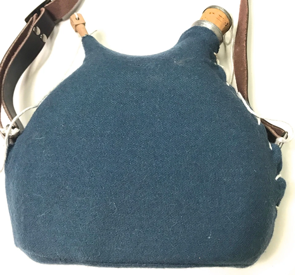 WWI FRENCH M1877 M1915 INFANTRY BLUE WOOLEN 2 LITER CANTEEN, COVER & CARRY SLING - Image 2 of 4