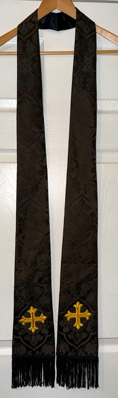 VINTAGE CATHOLIC PRIESTS BLACK SILK BROCADE & GOLD STOLE