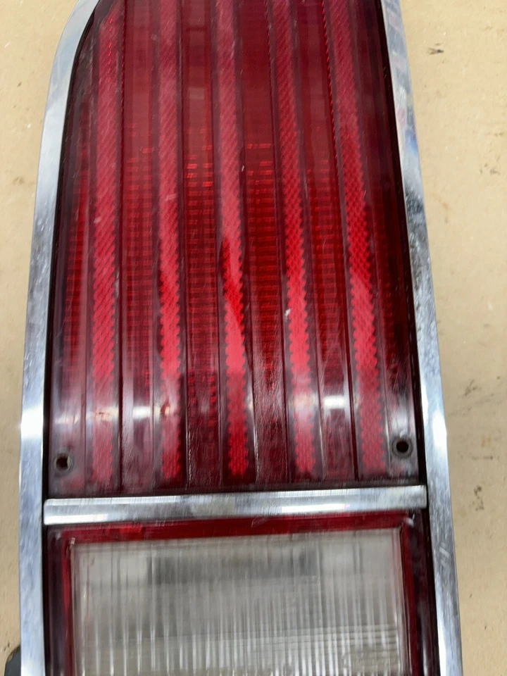 Ford Country Squire Ltd 1979 1991 vagón luz trasera izquierda D9AB camión Foto 3 de 4