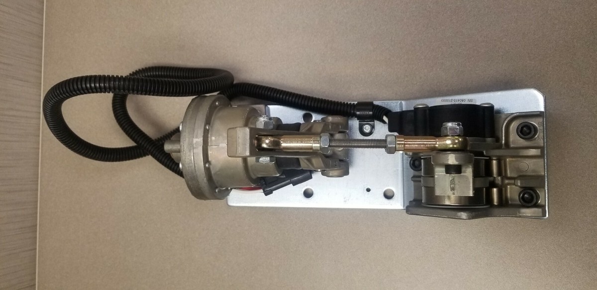 バスワーム Pressure Sensor 4436535 For Hitachi ZX200-3 ZX230-3 ZX470-3 ZAX130