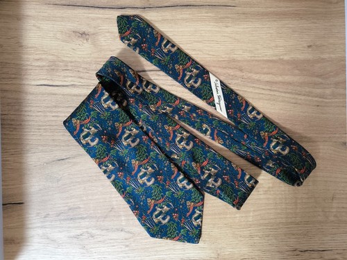 SALVATORE FERRAGAMO Corbata Cuello Seda Azul Marino Estampado Leopardo Selva - Imagen 2 de 7
