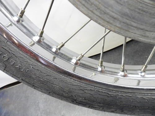 1975 Yamaha RD 250 RD250 Complete Front Wheel 2862 - Picture 5 of 16