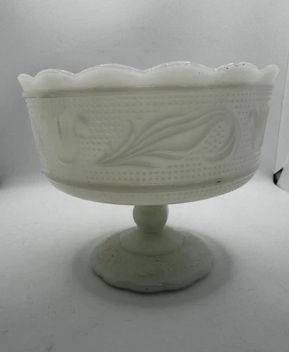 Elegant E.O. Brody Co Milk Glass Candy Dish M6000 Great Vintage Piece