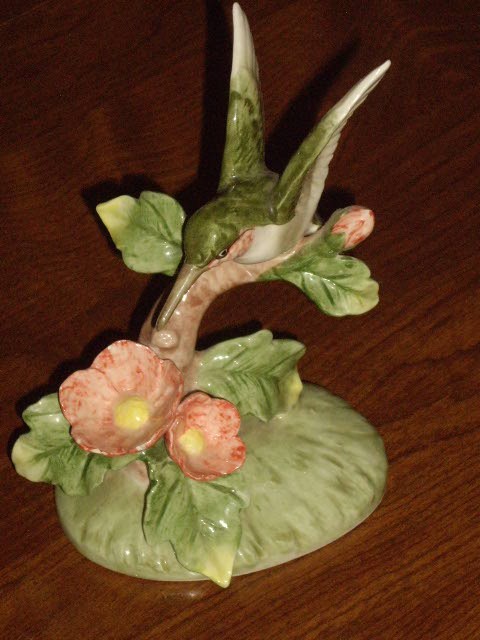 VINTAGE OTAGIRI PORCELAIN HUMMINGBIRD WITH FLOWERS FIGURINE 1970'S JAPAN