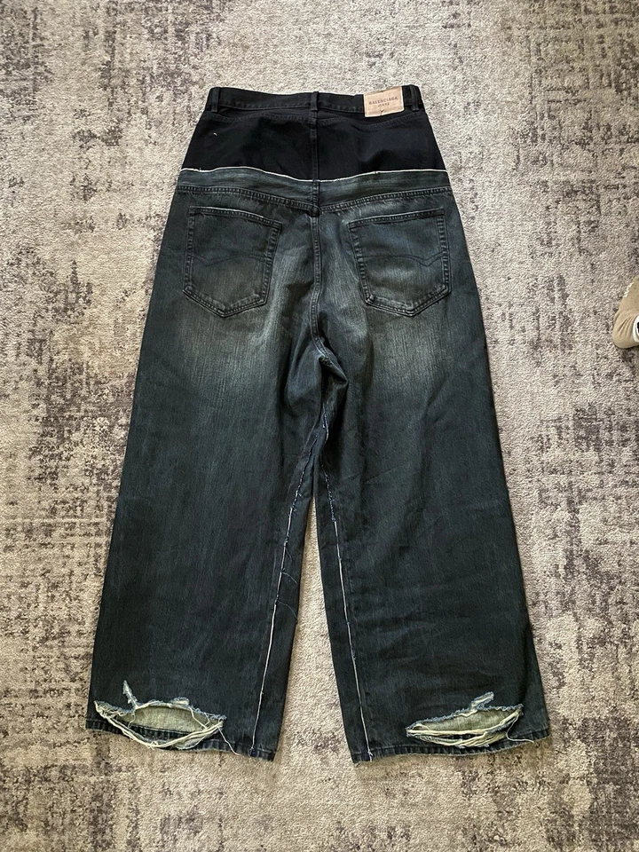 Pantalones de mezclilla Balenciaga doble cintura lavado oscuro Foto 2 de 4