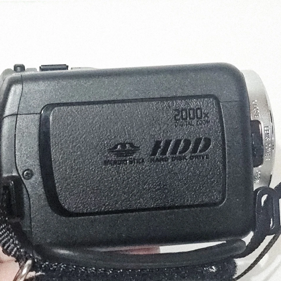 Sony Handycam DCR-SR47 Camcorder 60GB HDD 60X Optical Zoom Red Tested 1 GB Card - Image 4 of 4