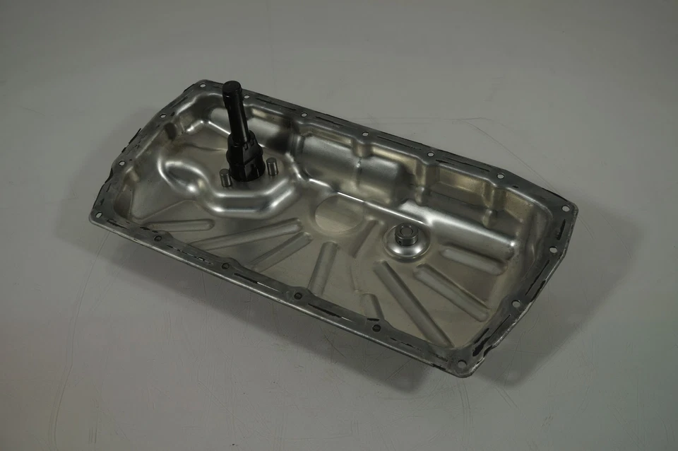 Cacerola de aceite inferior del motor V6 de 3,0 L OEM 06M103602Q Audi S5 B9 2018-19 S4 2018-24 Foto 2 de 4