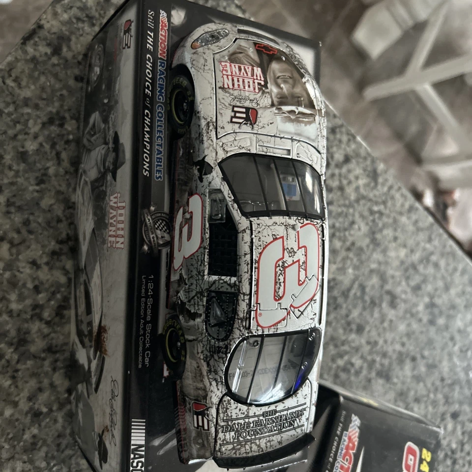 1:24 Dale Earnhardt #3 Dale John Wayne Monte Carlo SS Edición Limitada Foto 3 de 3