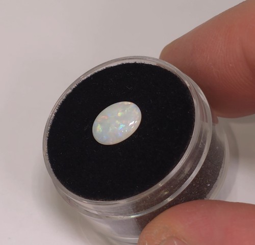 Australian Coober Pedy opal. 9 x 7mm. 0.8ct. Oval. Natural solid opal - Picture 6 of 7