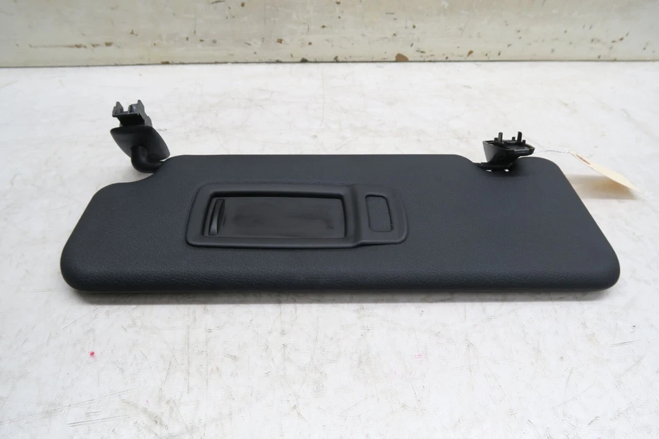 Parasol delantero izquierdo lado del conductor BMW 228i F44 2020-2024 OEM Foto 2 de 4