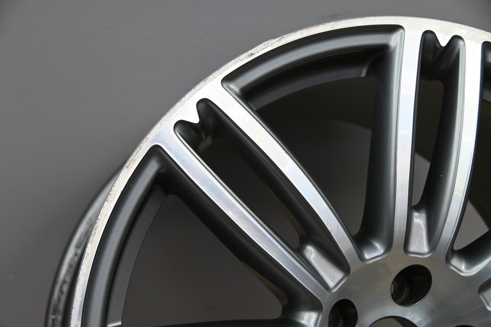 2014-2020 Maserati Ghibli 10.5x20 Rear Alloy Wheel Rim 670016860 OEM 14 15 16 17