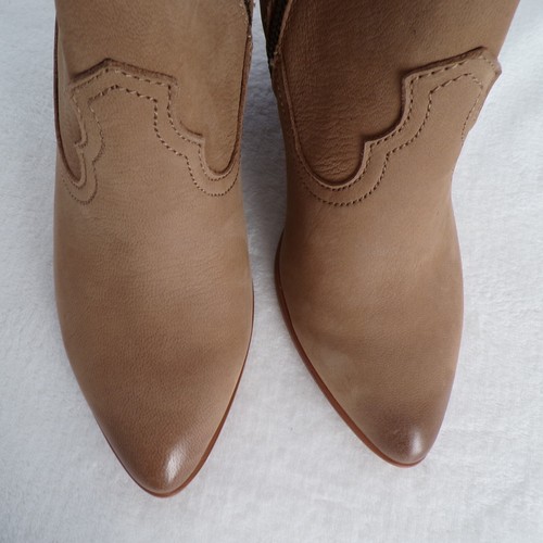 FRYE Short Leather Western Cowgirl Ash Neutral Tan Logo Weathered Distressed NIB - Picture 7 of 19