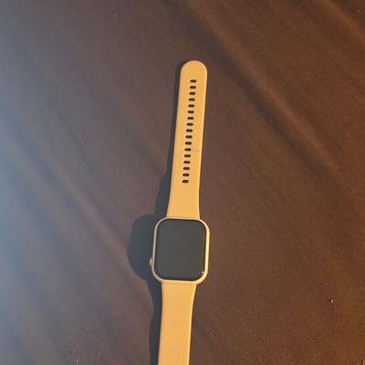 Square Smart Watch 44mm White Silicone Band GPS HR SpO2 Water-Resistant